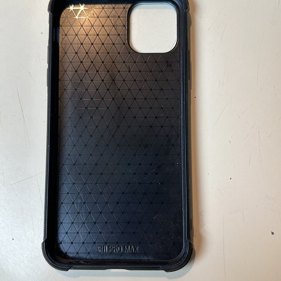 Mickey & Minnie Mouse iPhone 11 pro max Case - Picture 5 of 8